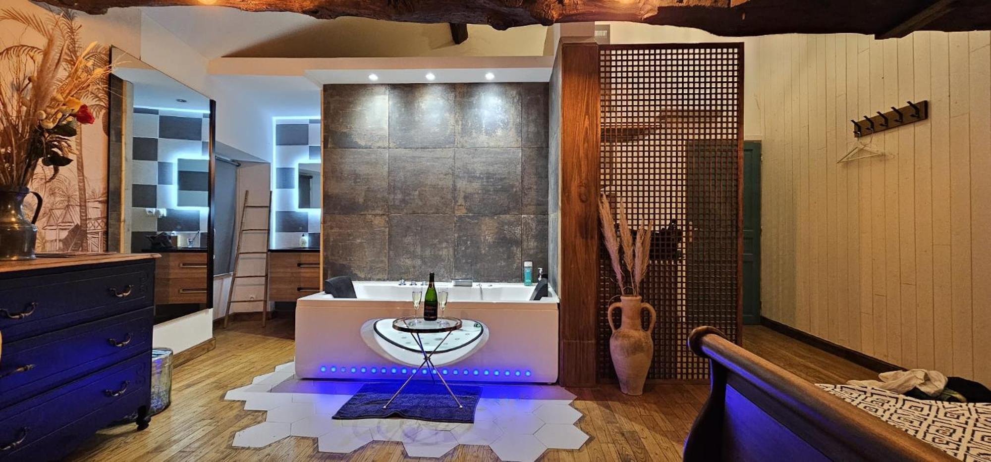 Suite Penthouse Romantique, Confolens, Charente Eksteriør bilde
